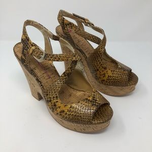 Elaine Turner faux snake skin cork heel  8 M